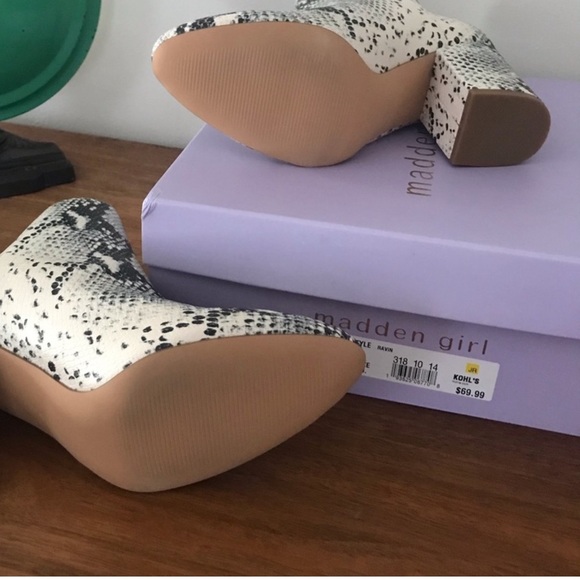 Madden Girl Snake Skin Heeled Boot Size 10 - Picture 3 of 7